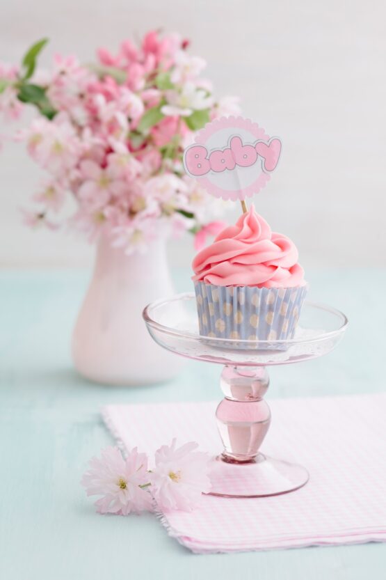 Baby shower cupcake